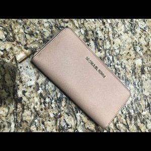 Micheal Kors Wallet
